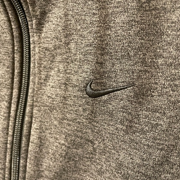 Nike Therma-Fit Hoodie :: Full Zip :: Grey :: Extra Small - Picture 4 of 6
